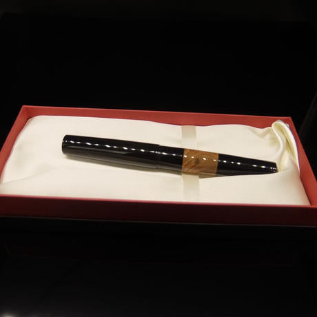 Forêt noire de jais (Yakusugi)