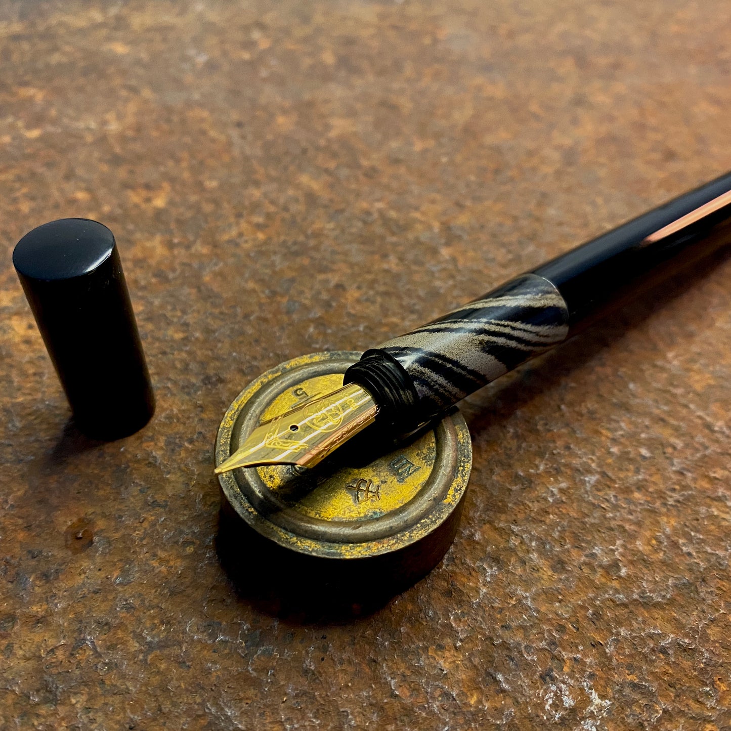 月夜 "moonlit" Black / Beige Vortex